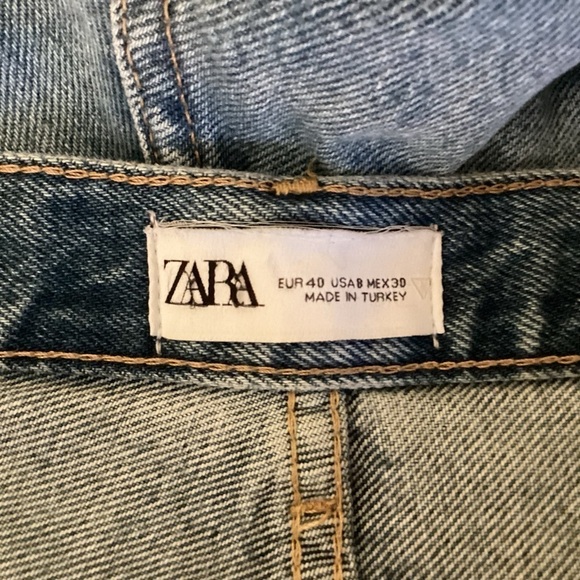Zara Women’s Denim Wide Leg Distressed Jeans With Raw Edges.  Size 8 - Picture 7 of 8